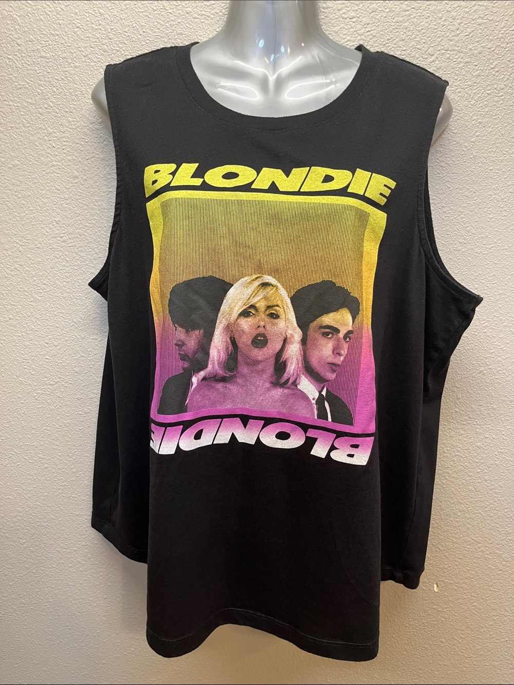 Blondie sleevless t-shirt size XL